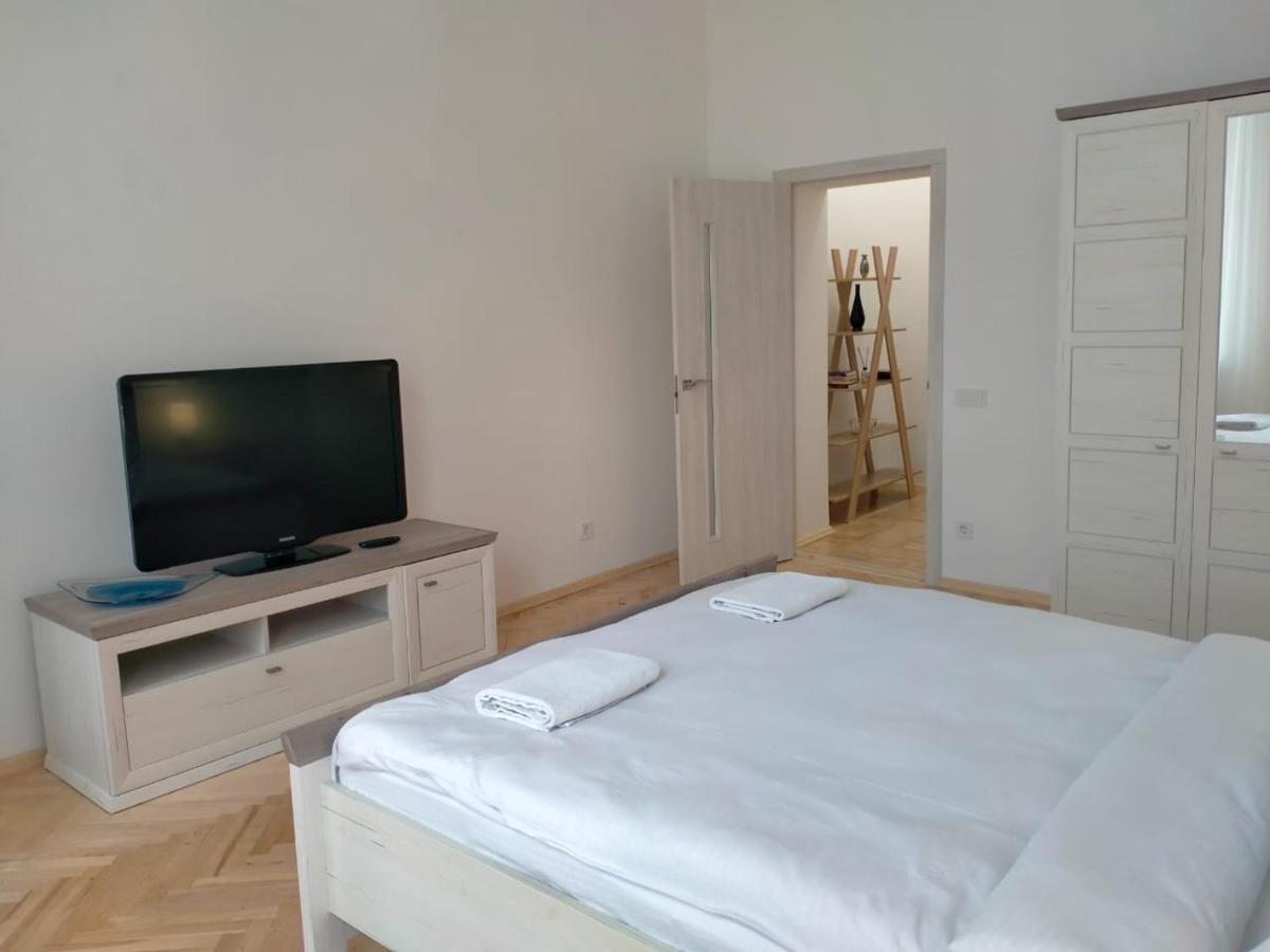 Avangard Kryva Lypa 3 *